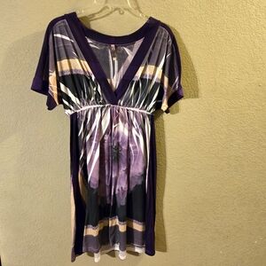 Mi Manchi Womens Short Sleeve Purple/Tan/White Floral Deep V Neck Dress Large